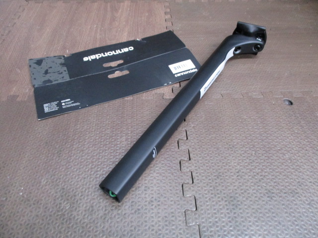 2020 HollowGram SL 27 KNOT Carbon Seatpost/2020ã¢ãã« ãã­ã°ã©ã  SL 27 ããã ã«ã¼ãã³ã¨ã¢ã­ ã·ã¼ããã¹ã 15mmãªãã»ãã åçª 